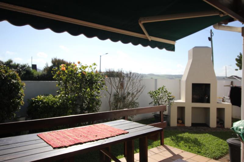 2 Bedroom Property for Sale in Fraaiuitsig Western Cape